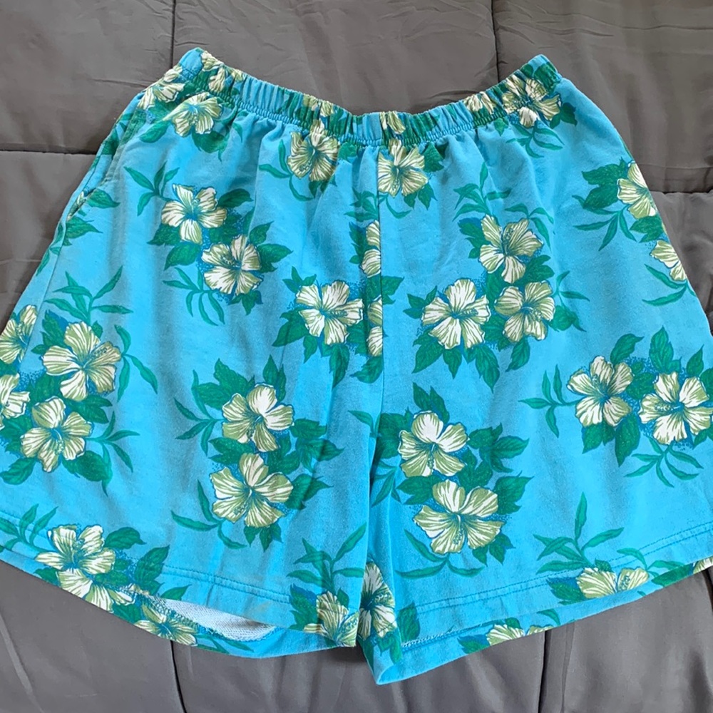 Vintage Hawaiian print shorts